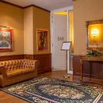 Milton Hotel 4*